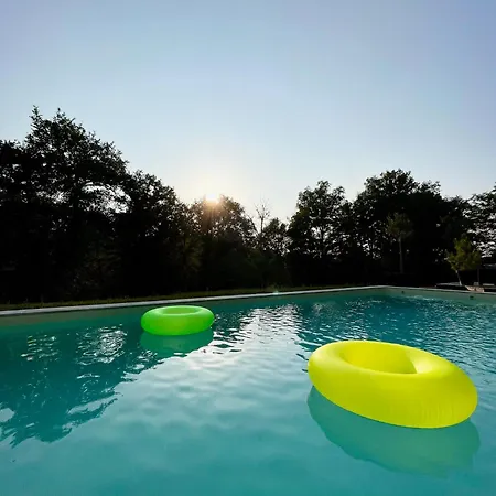 Stunning Boutique Flore At Vive Le Дом отдыха Bussiere-Badil